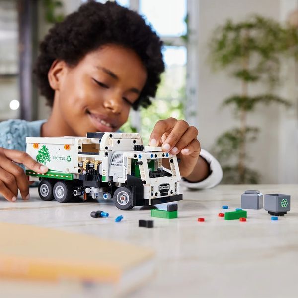 Конструктор Лего Технік Сміттєвоз Mack LR Electric Lego Technic 503 деталі (42167) 43768 фото