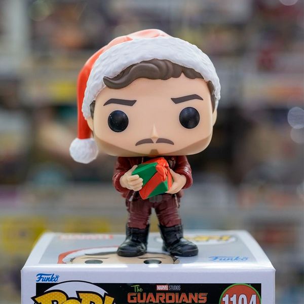 Игровая фигурка Funko Pop! серии "Стражи галактики: Holiday Special" – Звездный лорд 27823 фото