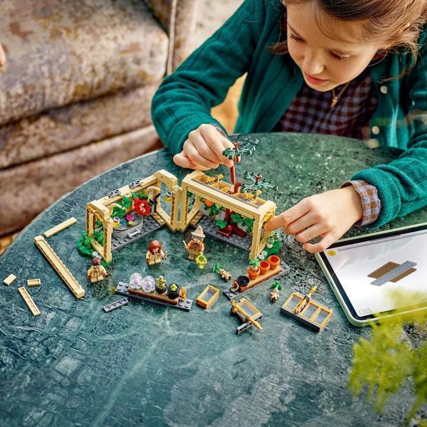 Конструктор Лего Гаррі Поттер Замок Гогвортс: урок гербології Lego Harry Potter 390 деталей (76445) 43535 фото